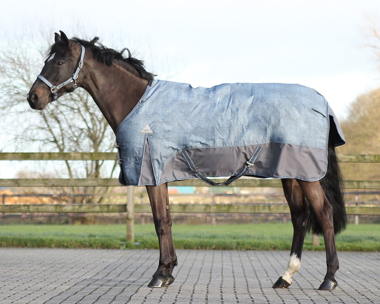 QHP Deka výběhová Luxury 150g QHP, graphite Délka zad: 110 cm
