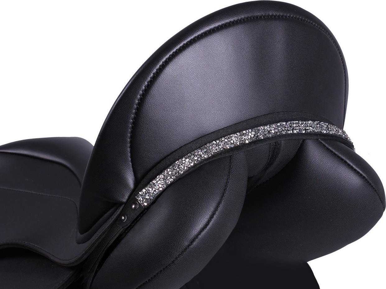 QHP Šperk na sedlo Lupine QHP, black/silver Velikost: PONY