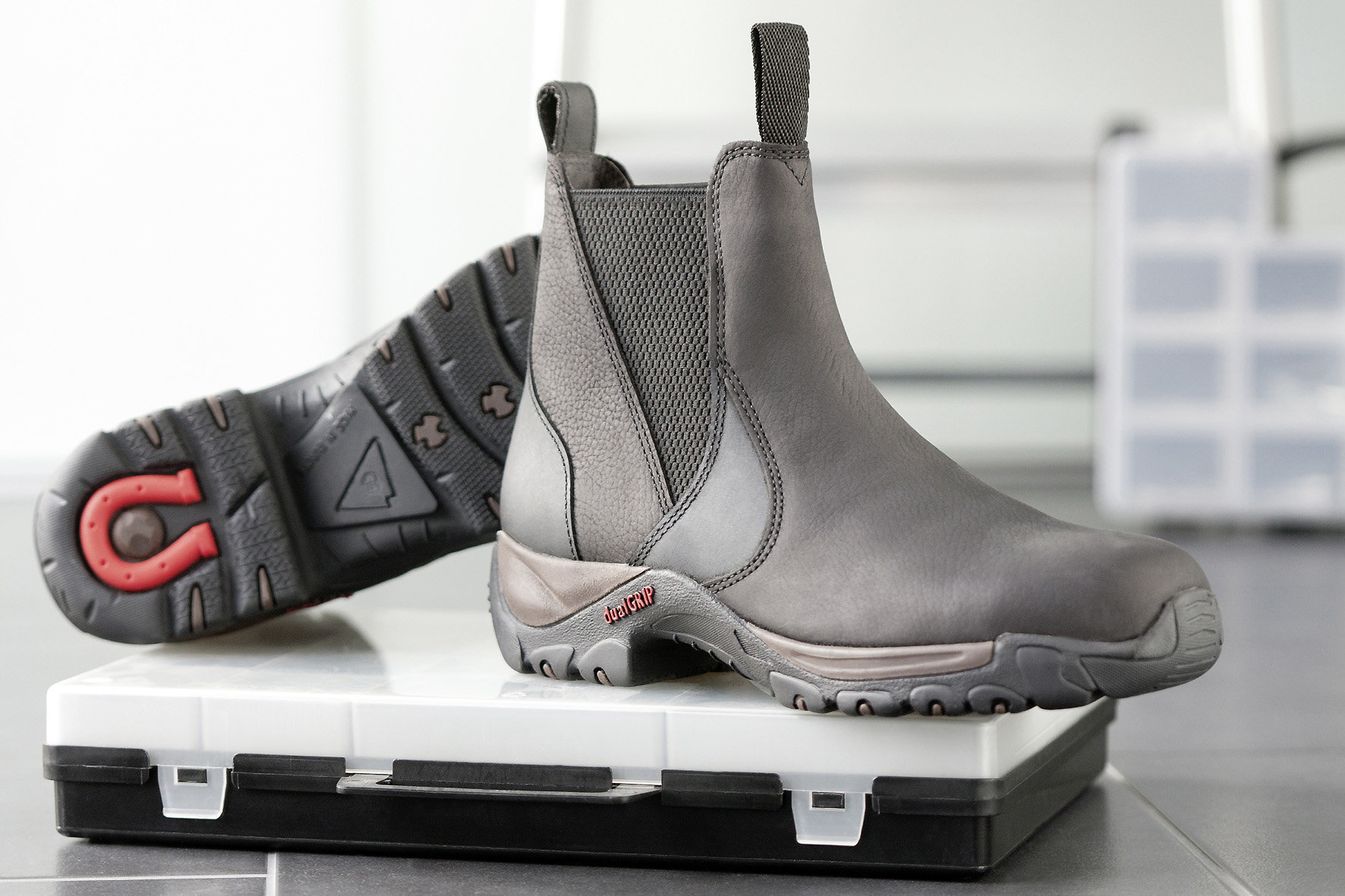 USG Boty stájové Walk & Work USG, unisex, black/brown Velikost: 45