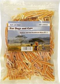 For Dogs and Cats Pochoutka Mini sandwich treska a kuře měkké 230 g