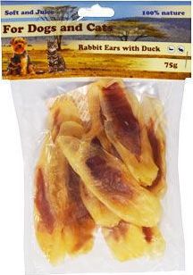 For Dogs and Cats Pochoutka Králičí ucho plněné kachním masem 75g