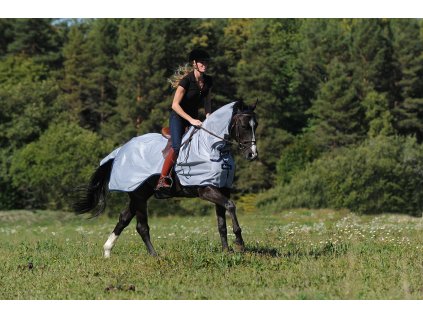 Derka jeździecka Buzz-Off Bucas, przeciw owadom, z elementem na szyję, srebrno-granatowa