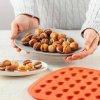 Silikonová forma na oříšky Tescoma 2