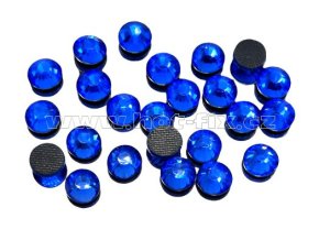 skleněný broušený kámen 117N Sapphire vel. SS30