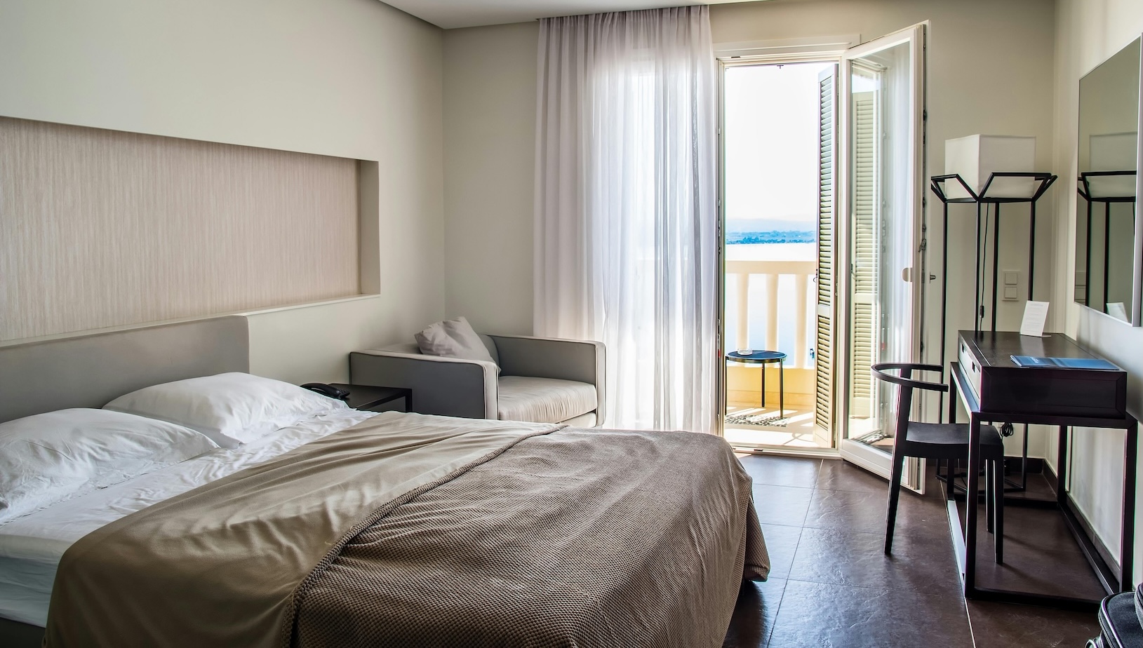jak-pripravit-matrace-na-letni-sezonu-7-kroku-pro-hotely-penziony-i-apartmany_pravidelne-vetrani