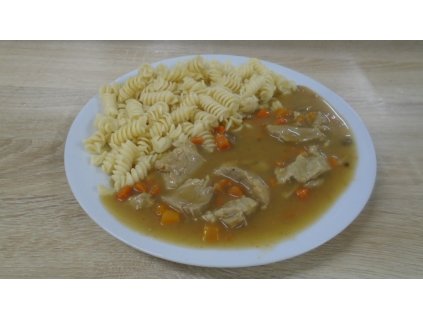 Irský vepřový kotlík,těstoviny (žampiony,mrkev) (1,6,12)