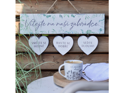Zahradní cedule se srdíčky - Vítejte na naší zahrádce.