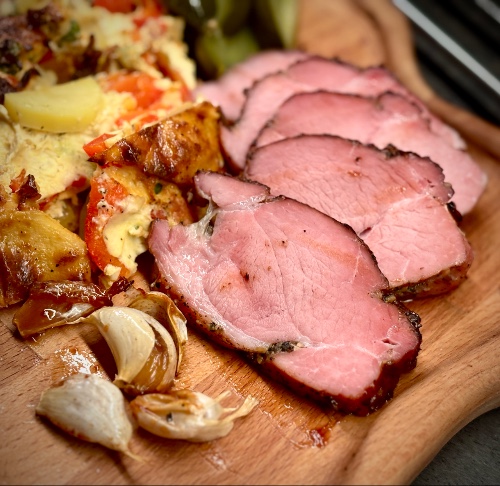 Rýchla veľkonočná šunka s farebnými zemiakmi