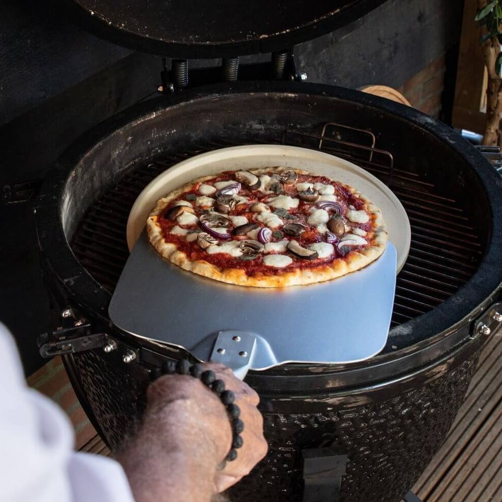 pizza-kamen-deluxe-boska-v-grile