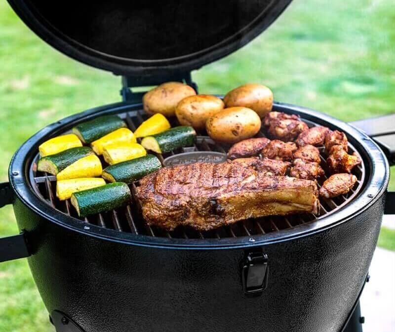 grilovanie-v-akorn-kamado-gril-na-drevene-uhlie-char-griller-c