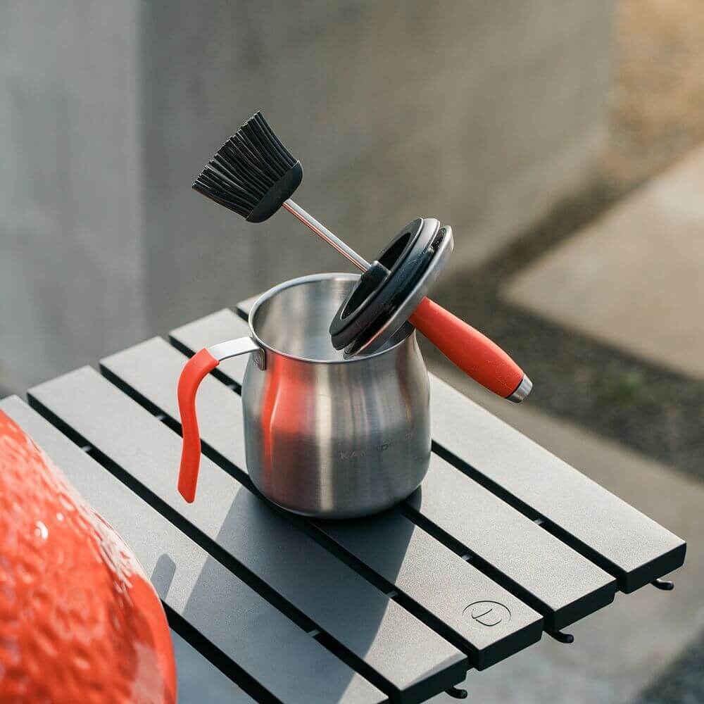hrnek-kamado-joe-tem
