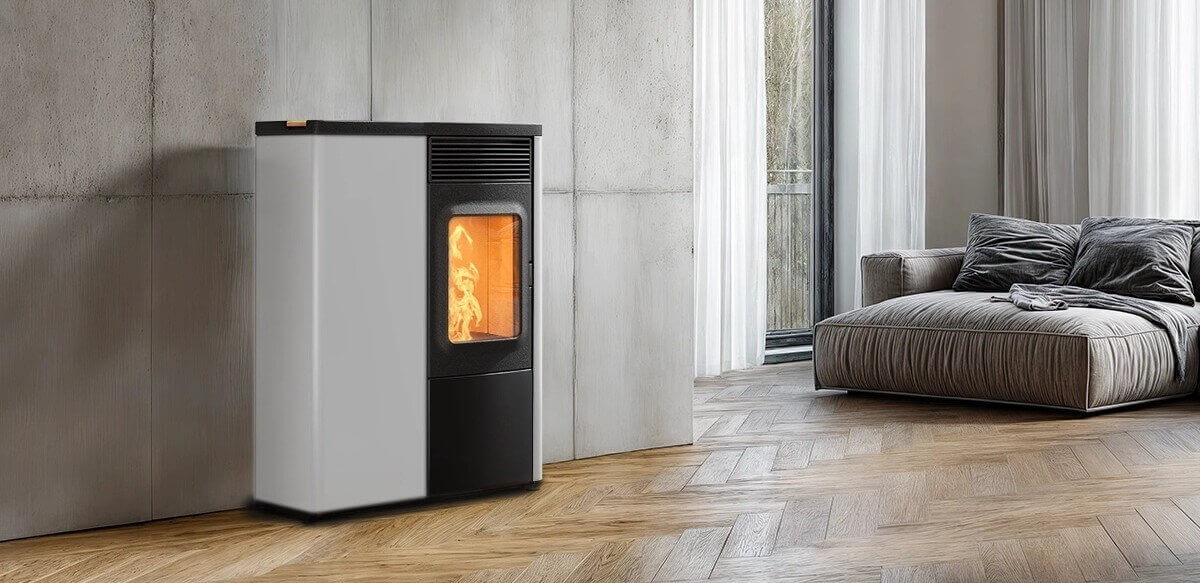 n70-slim-6kw-teplovzdusne-kachle-na-pelety-nobis-biele-v-interieri