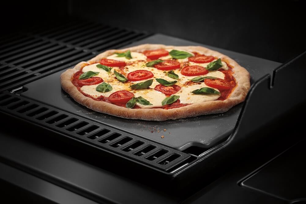 glazovany-pizza-kamen-weber-crafted-a-piiza