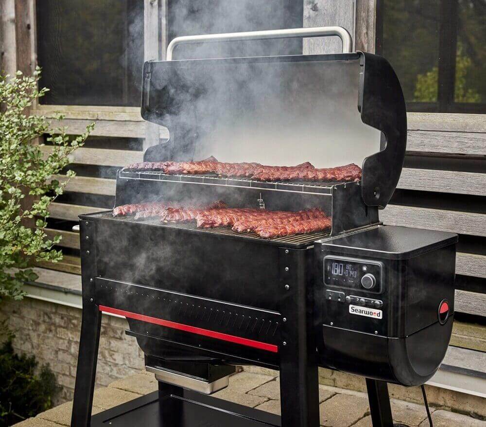grilovanie-rebierok-v-grile-weber-serwood-xl