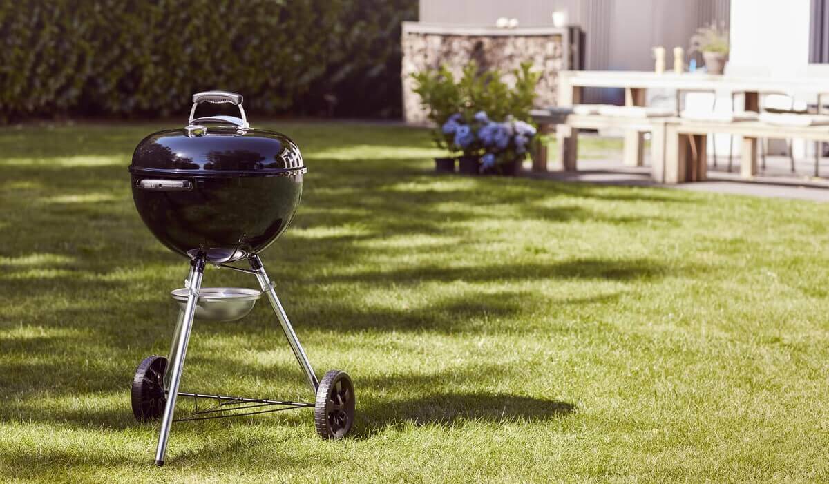 weber-original-kettle-v-zahrade