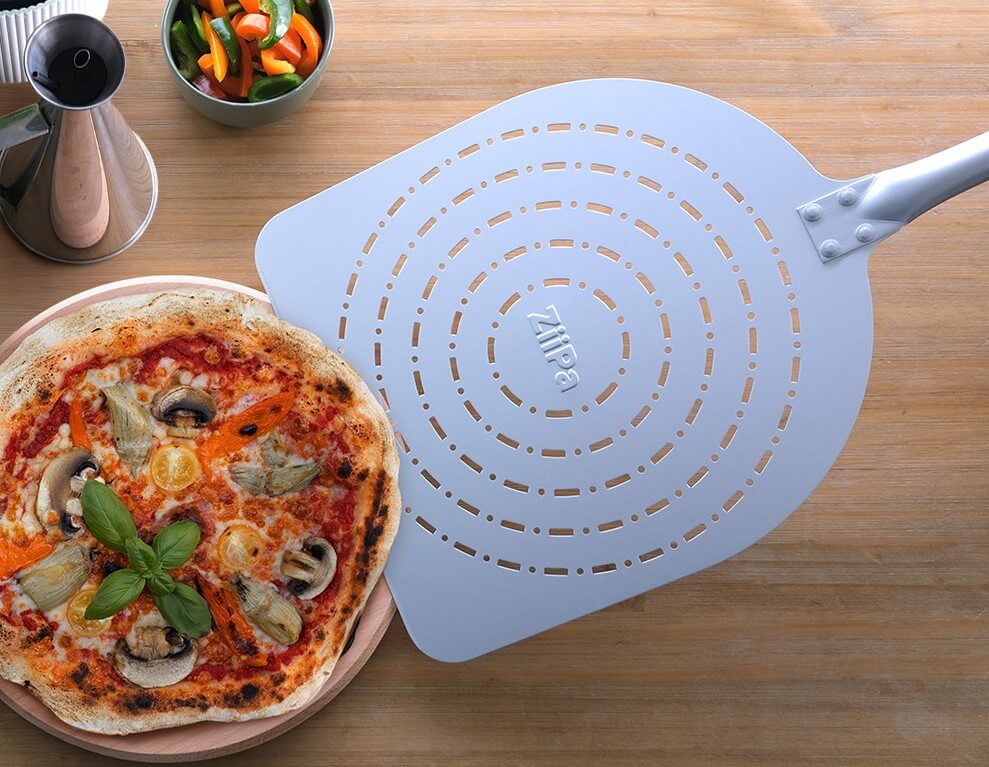 eva-perforovana-lopatka-na-pizzu-ziipa-pouzitie