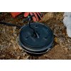 Univerzálny liatinový hrniec Camp Chef Deluxe Dutch Oven 30 cm s poklopom 4