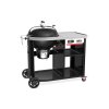 performer premium smart gril na drevene uhlie 57 cm weber zboku