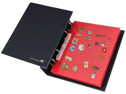 pins album mit roten samttafeln