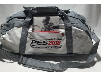 PES 2010 PRO EVOLUTION SOCCER 2010 STREDNE VEĽKÁ ŠPORTOVÁ TAŠKA SIVO-BIELA