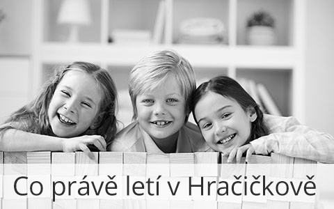 co-prave-leti-v-hracickove-bw