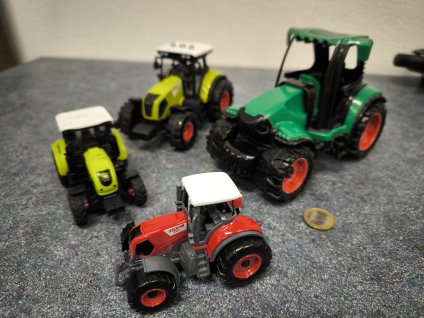 Set traktorov 4ks