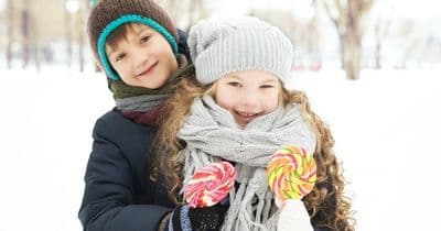 Jak správně oblékat děti v zimním počasí a nic nepodcenit?
