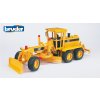 BRUDER 2436 Žlutý SHRNOVAČ CAT silniční