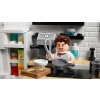 LEGO® ICONS 10291 Queer tým – byt „Úžo Pětky“