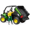 BRUDER 2490 John Deere Gator XUV 855D + figurka
