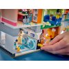 LEGO® Friends 42670 Apartmány a obchody v městečku Heartlake