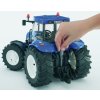 BRUDER 3020 Traktor New Holland T8040