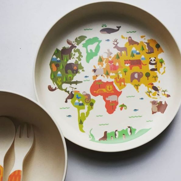 Lehké a takřka nerozbitné dětské nádobí z udržitelného materiálu