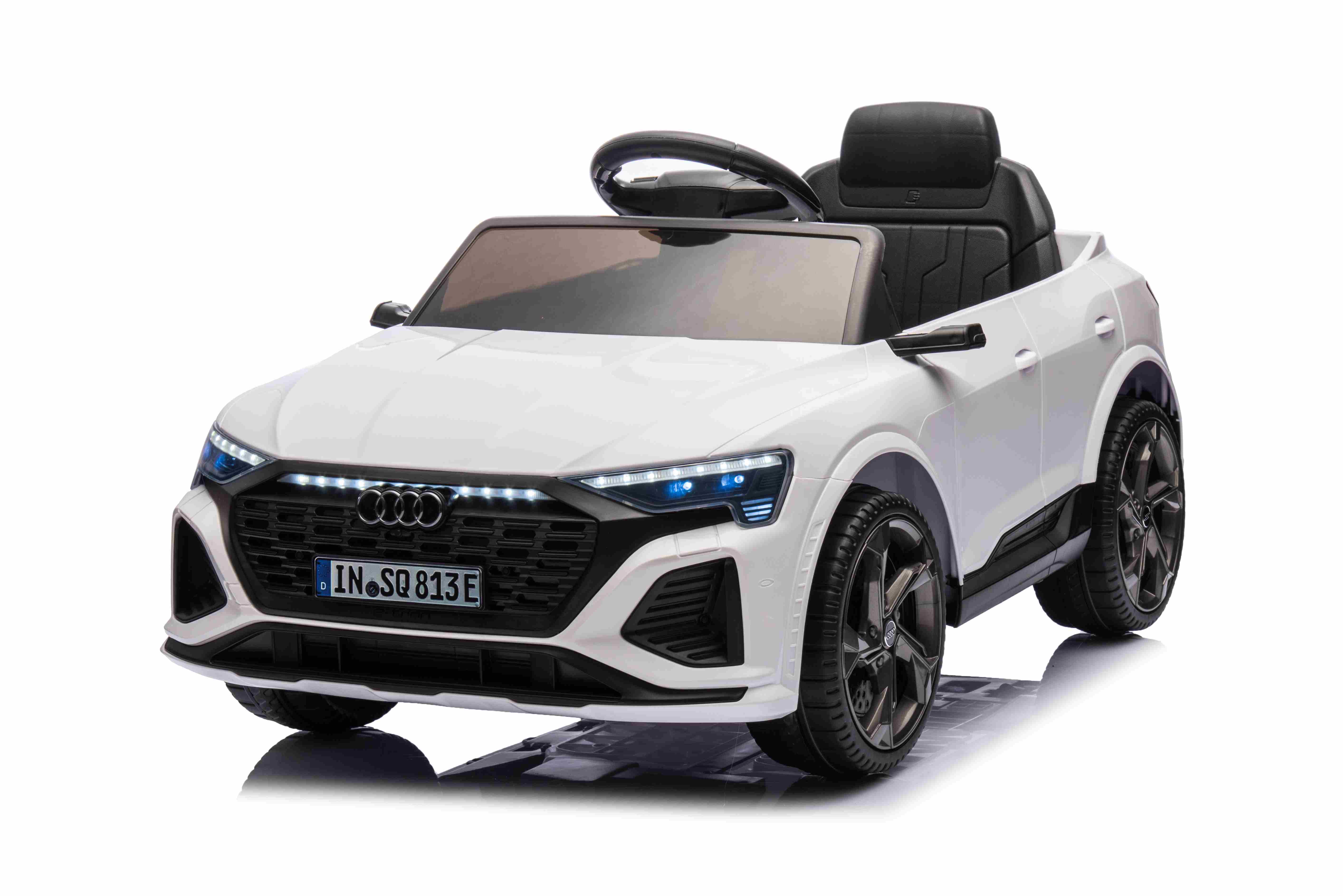 Elektrické autíčko Audi SQ8 bílé