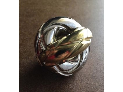 Hanayama Cast Huzzle Twist
