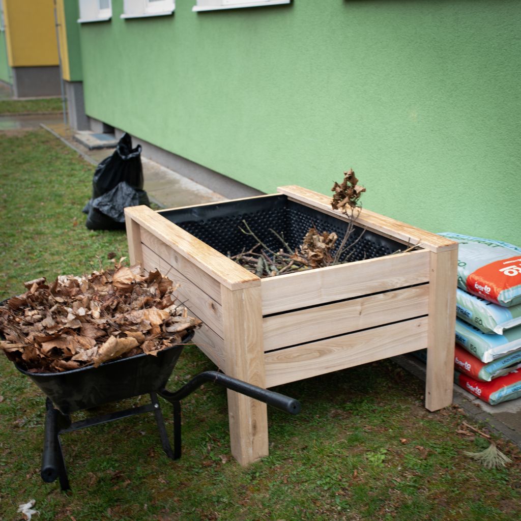 Záhony pro naši zahradu, aneb sázíme budoucnost