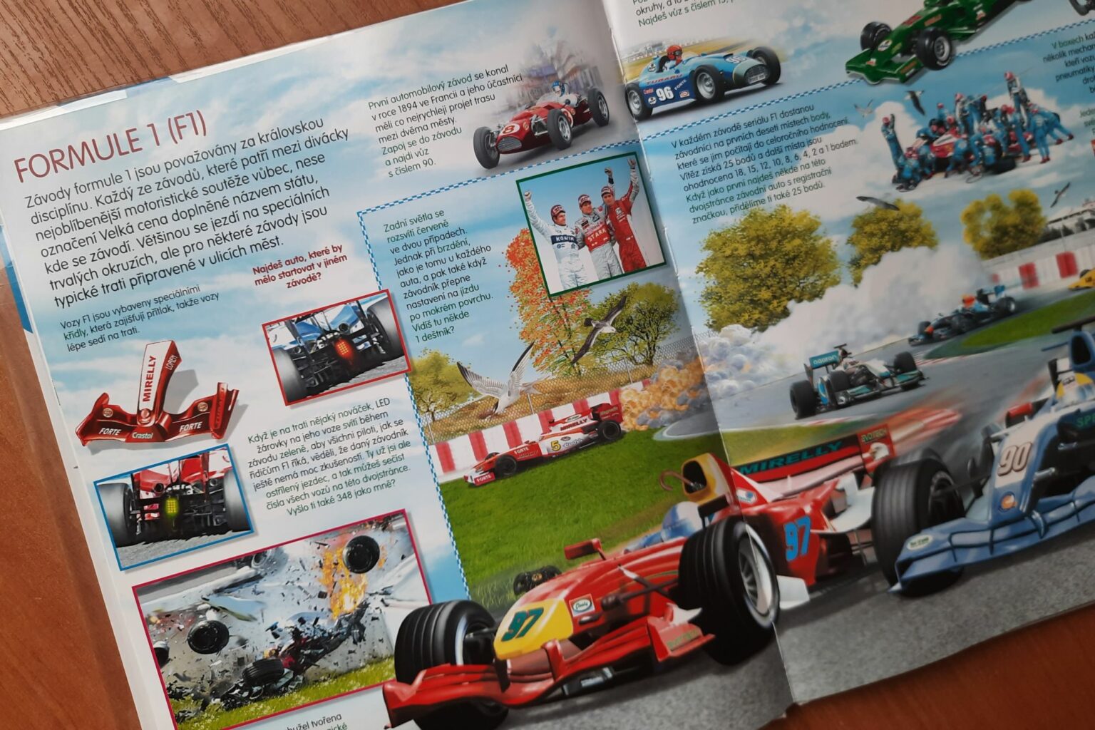 Naučné knížky o dopravních prostředcích pro děti: co jsme si oblíbili a proč