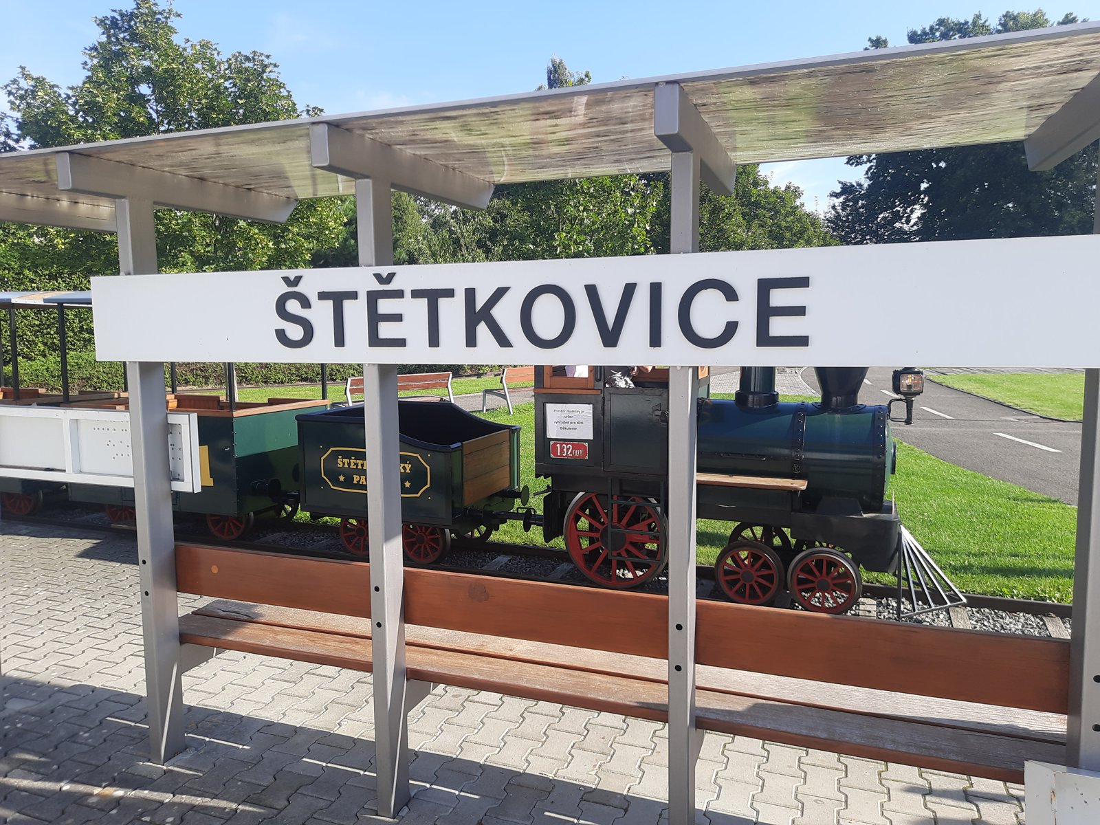 Dopravní hřiště Štětkovice s dětmi: Štětkovický pacifik, šlapací káry a modelové kolejiště