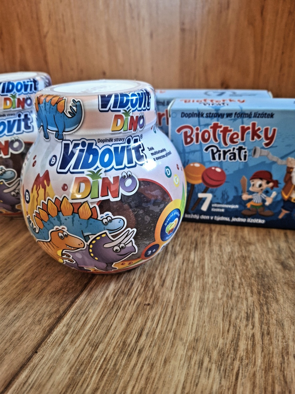 vibovit-lizatka-lekarna-vitaminy-pro-deti