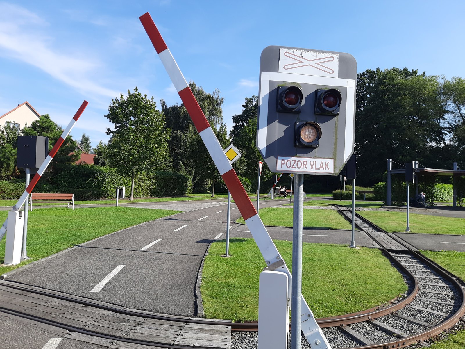 Přejezd se závorami na dopravním hřišti Štětkovice