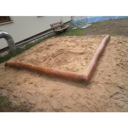 pískoviště 3 x 3 m z akátu