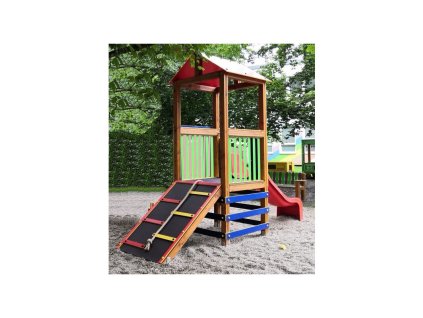 vez se skluzavkou a rampou