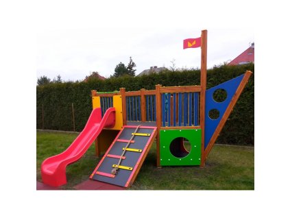 velka lod se skluzavkou a tunelem