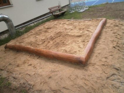 piskoviste-small-3x3m--z-akatove-kulatiny