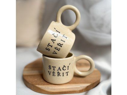 Hrnek Stačí věřit