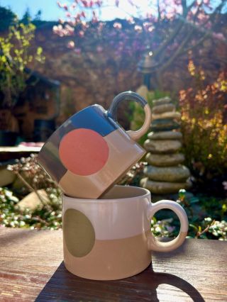 Hrnky, které si zamiluješ. ✨ . . #hrnekeu #boskovice #kafirnadogvill #literárníčajovnavboskovicích #hrnek