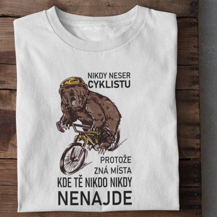 nikdy neser cyklistu medvěd