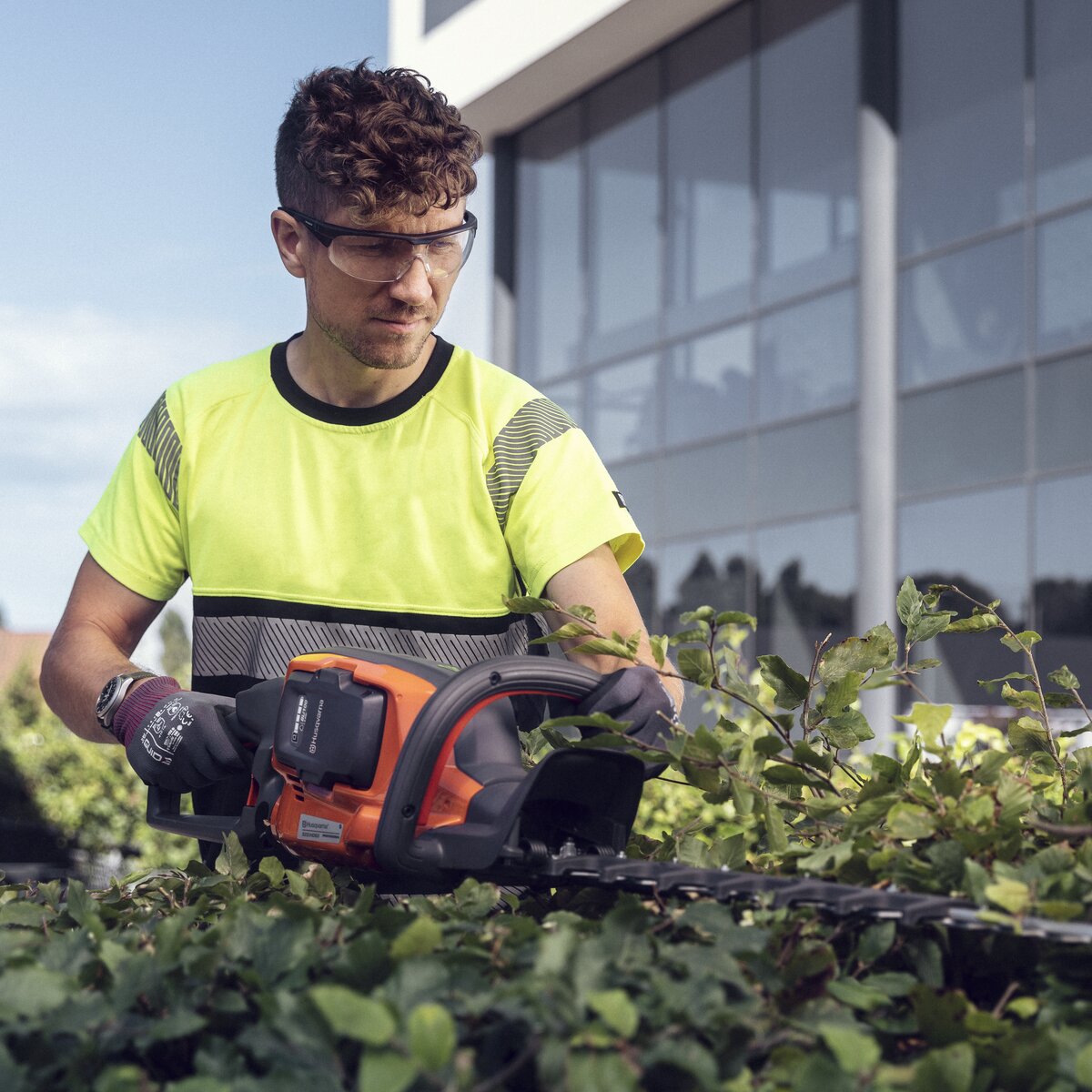 Akumulátorový plotostrih Husqvarna 522iHDR60 má nízku hmotnosť&nbsp;