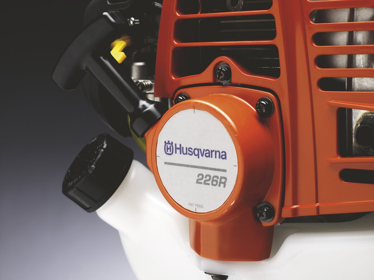 Benzínový krovinorez Husqvarna 333R Mark II má samostatný štartér