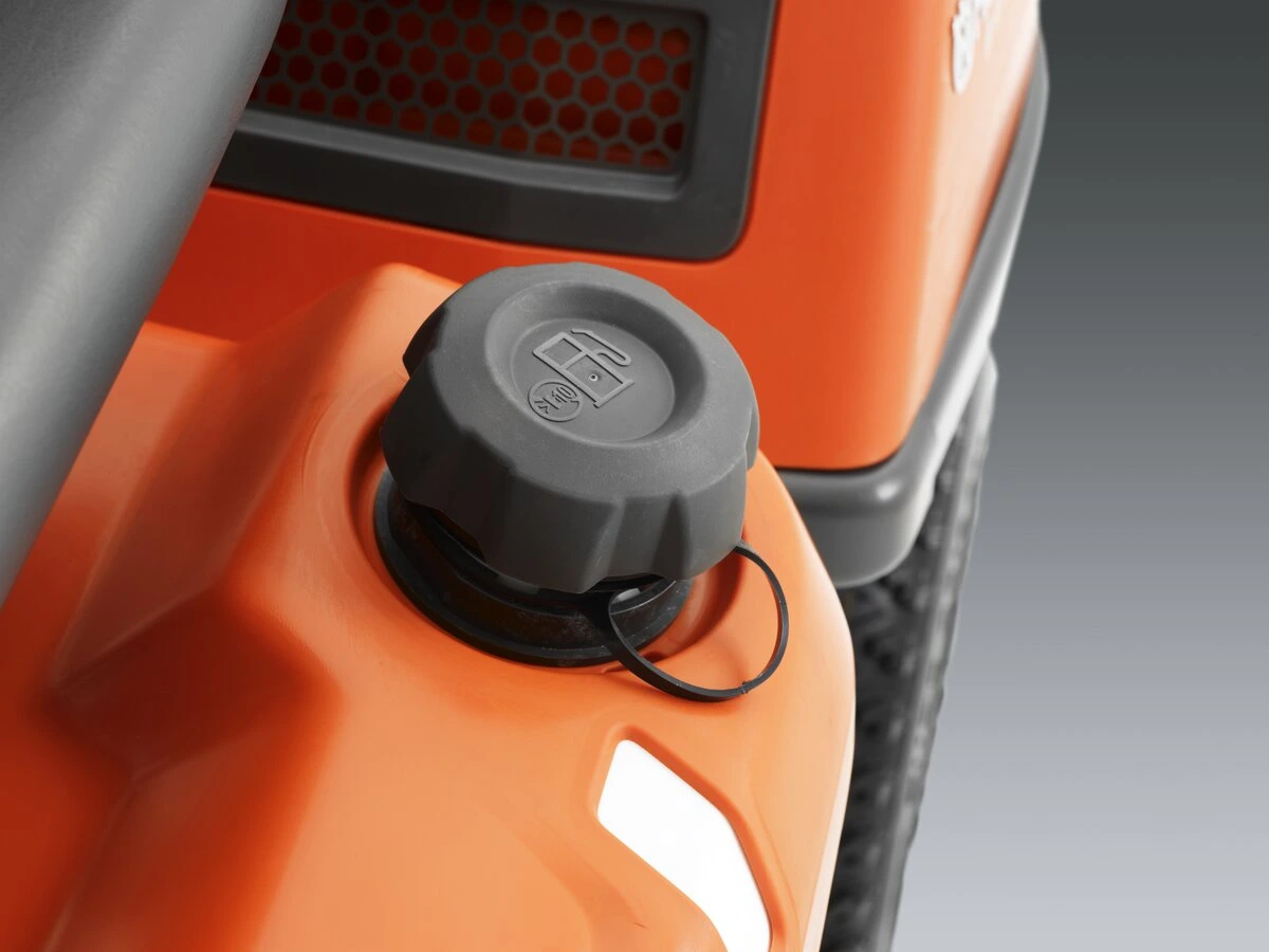 Záhradný rider kosačka Husquarna